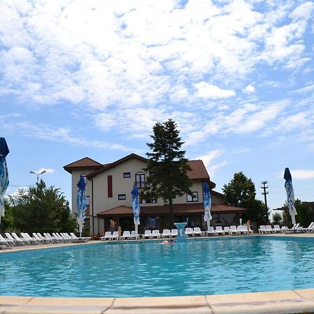 Hotel Doi Taurasi Afumaţi Esterno foto