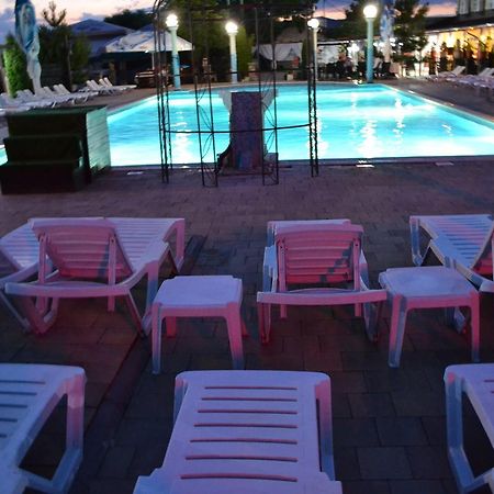 Hotel Doi Taurasi Afumaţi Esterno foto