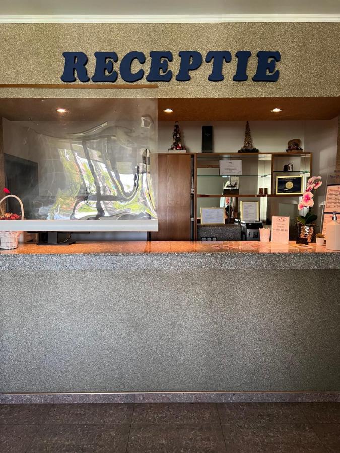 Hotel Doi Taurasi Afumaţi Esterno foto