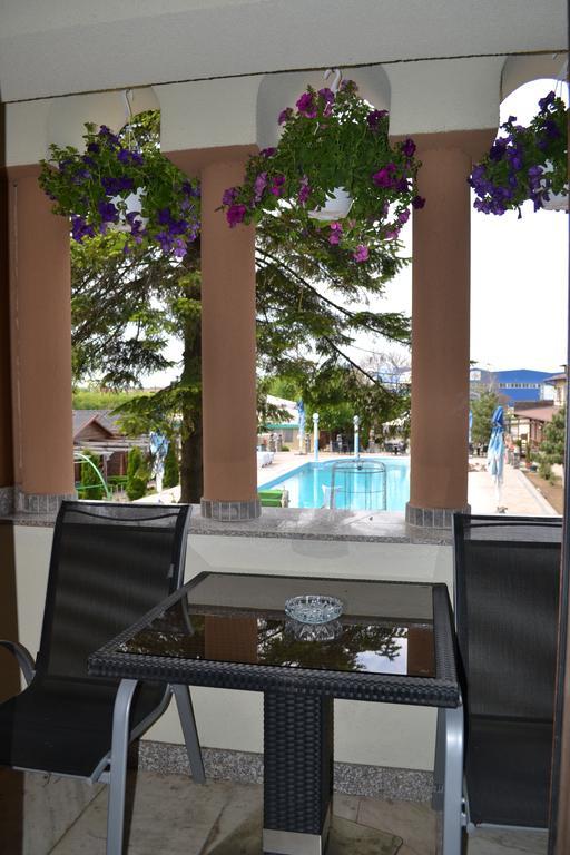 Hotel Doi Taurasi Afumaţi Esterno foto