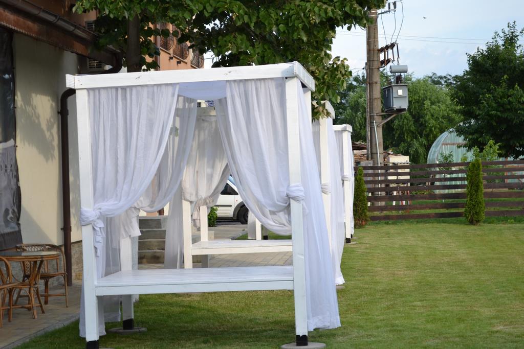 Hotel Doi Taurasi Afumaţi Esterno foto